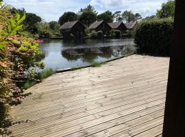 Les Chalets Du Lac - 172 - Chalet coup de coeur à Hourtin Port pour 6 personnes MAE-8711, Hotel in Hourtin