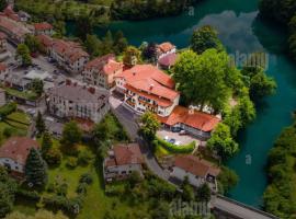 Hotel Lucija - budget friendly stay, готель у місті Мост-на-Сочі