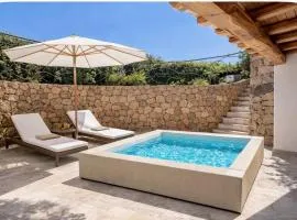 Seafront Villa - 5min to BRANDINCHI I Exclusive Garden I Private Beach I BBQ I Wi-Fi
