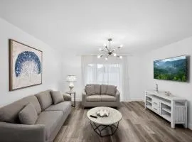 Charming Home in Port Charlotte - Sunshine Getaway 3BR - 2BA