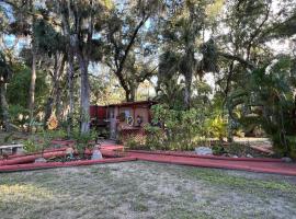 Swart Estate, hotel i Okeechobee