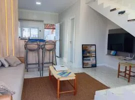 Casa c/ churrasq. privativa em Imbituba AEM0004