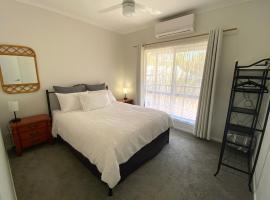 New - Guesthouse - Near Sleeman Sports Chandler: Capalaba şehrinde bir otel