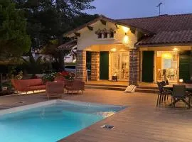 Villa de charme avec piscine à 500m des plages