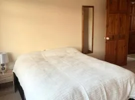 Private Room on Quiet Street, Near Bus Links and Shops