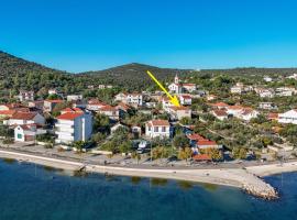 Apartments Luna, ξενοδοχείο σε Vinisce