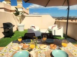 Ático con gran terraza, barbacoa y piscina