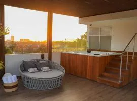 Monbelt Luxury Apartment with Rooftop Jacuzzi
