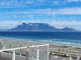 Atlantic Canvas - Mountain and Sea