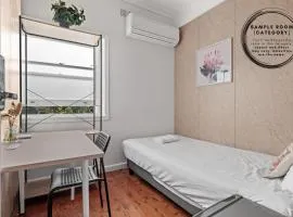 Freshly Modernized Single Room- Well-Connected Suburb Shared Bathroom