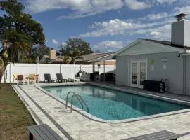 Sun, Pool & Beach Largo Getaway