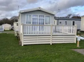 Stunning Caravan With Decking At Solent Breeze In Hampshire Ref 38088Sb