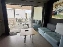 Appartement PMR avec balcon, 2 chambres, accès direct plage, piscine, parking sécurisé - La Tranche-sur-Mer - FR-1-194-220