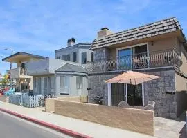 Location! Walk to beach, grocery restaurants- home