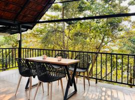 Private Hill Villa in Wayanad, hotell i Pinangode