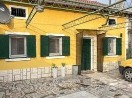 2 Bedroom Nice Home In Podhum
