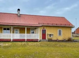 Nice Home In Östra Frölunda With Wifi
