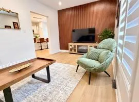 Bright & Cozy Home in Niagara Falls with Free Parking