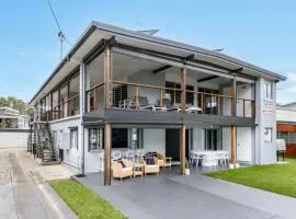 Bribie Beach Apartments X 3