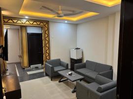Crystal Crown Hotel, hotel a Peshawar