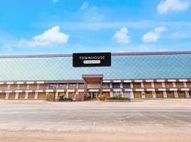 Super Townhouse GIDC Ankleshwar Formerly Studio 60, hotel v mestu Kosamri