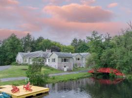 Game Farm Villa by AvantStay 10BDR Private Pond Spa Pool Family-Friendly, Hotel in Catskill