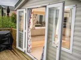 Helen & Emma's holiday home 7 lakes country park