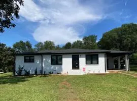 Cozy Home in Downtown Athens