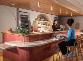 ibis Golfe de Saint-Tropez, hôtel à Cogolin