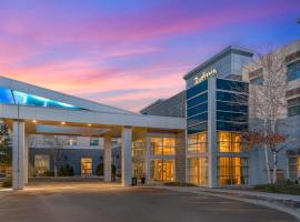 Radisson Hotel & Conference Centre Calgary Airport, хотел в Калгари