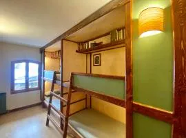 Shangri-La Travellers' Hostel