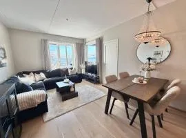 Central Apt with Sunny Balcony by the Beach