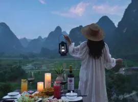 Yangshuo Fadai overhanging hot spring light luxury hotel