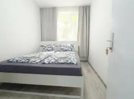 Quick Access to Vienna Center - Simple Private Rooms with WIFI