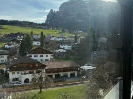 Casa con vista sciliar Blu centro paese con parcheggio privato