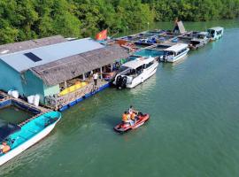 Cần Giờ Floating House, hotel a Ấp Phước Thới