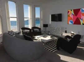 Belavista spacious Douglas apartment with stunning sea views