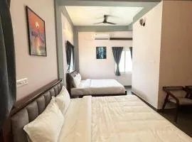 Asoka White Town Homestay