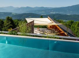 Soami Spaces - Infinity Pool, Spa & Sauna, hotelli kohteessa Millstatt
