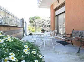 SE247- Marotta, trilocale con corte attrezzata vicino al mare