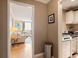 Prime Location 1BR Near Top Attractions & Stadiums with Free Parking-1204