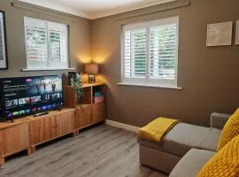 Comfortable Ground Floor Apartment with Parking