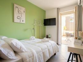 SkyGate Green Airport Terrace Suite, hotelli kohteessa Macchie
