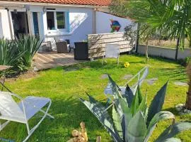 Maison avec terrasse et jardin