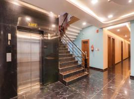Hotel O Majestic Hotel Near Phoenix Palassio، فندق في Gomti Nagar