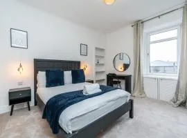 Cozy Peterhead Home 3BR Sleeps 5 Fully Furnished Full Kitchen Free Parking