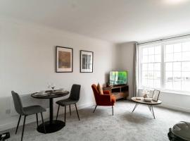 Bright 1 Bed Seaside Apartment - Harbour Views, hotel u gradu Whitehaven