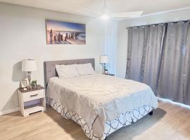 Beautiful Home & Pool, hotel a Fresno
