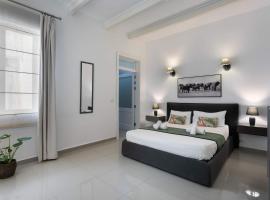 Four Bedroom Typical Maltese Townhouse - One Minute Away From The Seafront, Hotel in Sliema