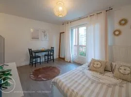 Studio avec balcon, centre-ville et ascenseur